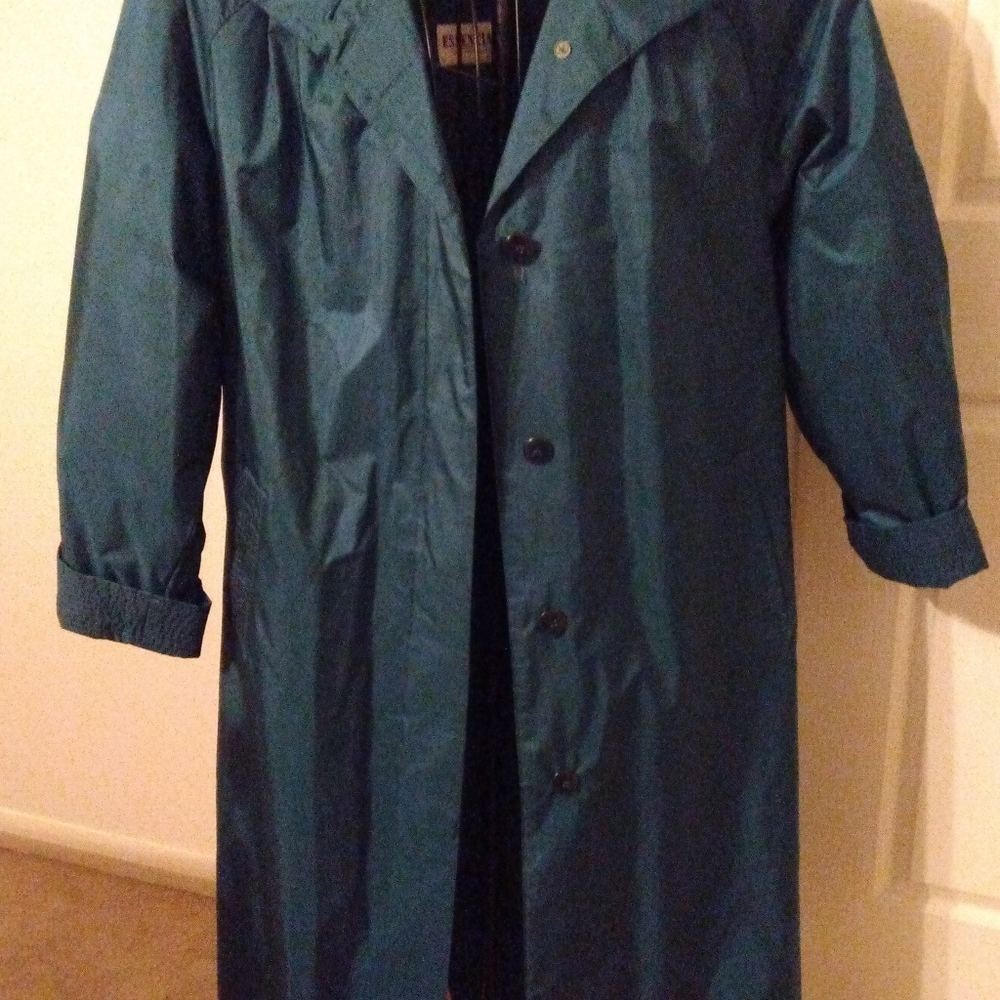 Vintage Worthington Essentials full length rain coat.. Size 14.